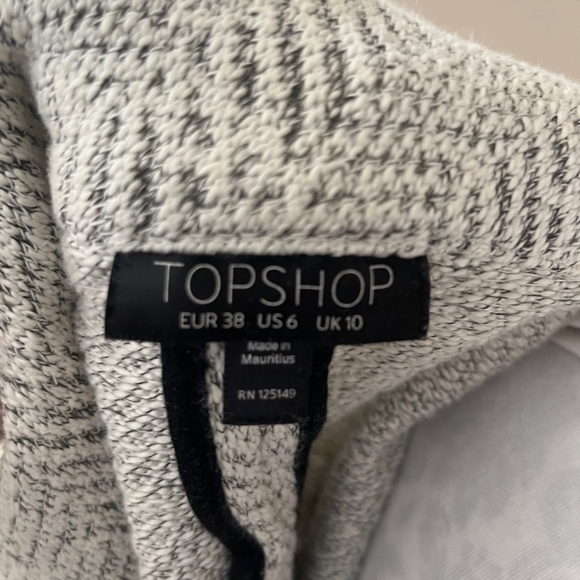 TopShop open front, herringbone tweed jacket with pockets. Size 6 - Picture 4 of 6